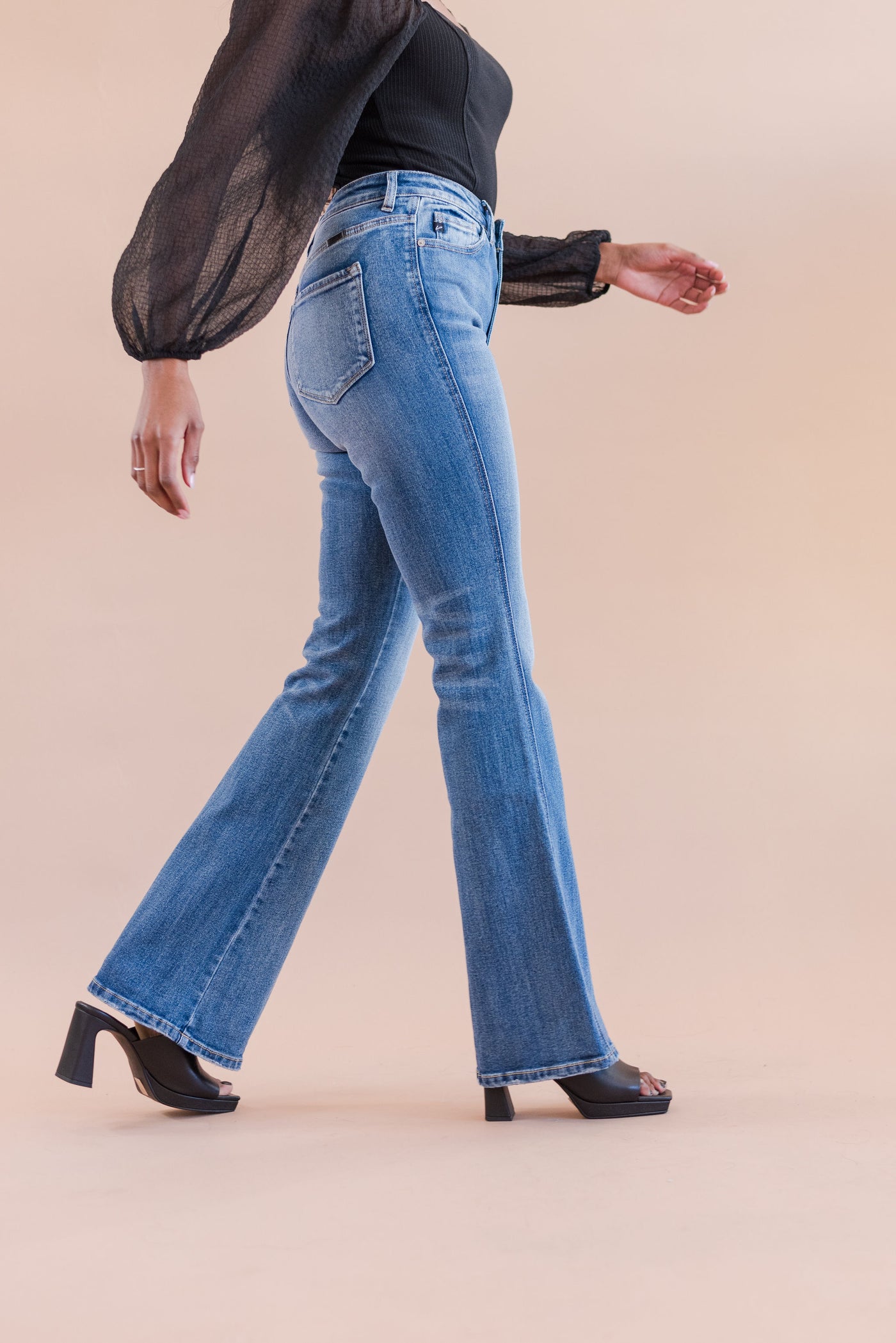 Este High Rise Flare Jean