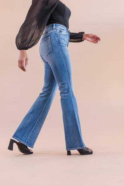 Este High Rise Flare Jean